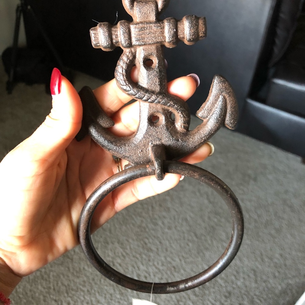 Brand new nautical towel holder